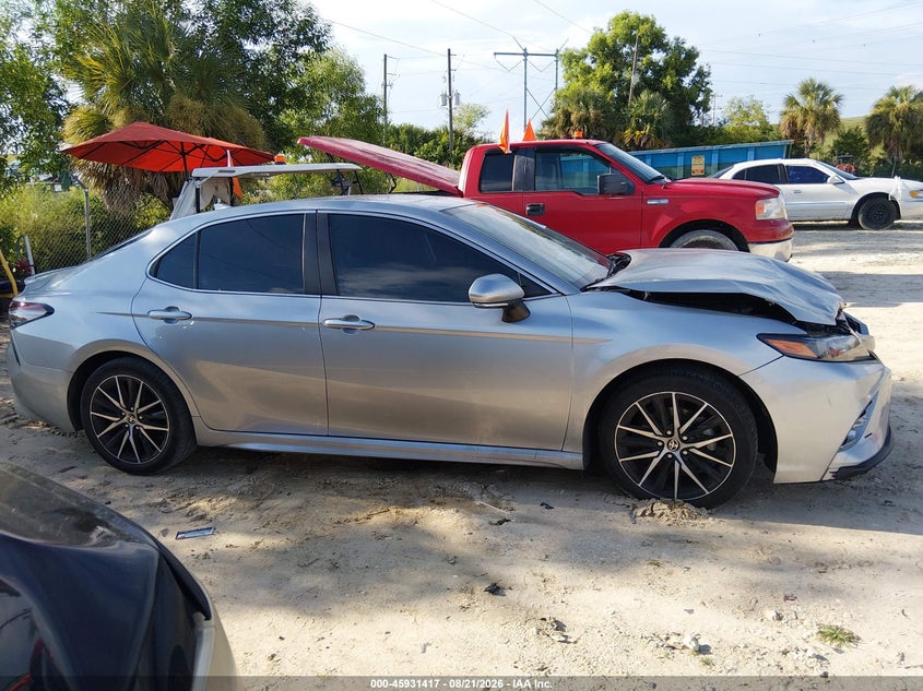 TOYOTA CAMRY - zdjęcie 13