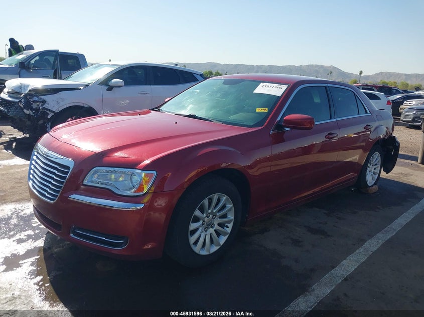 2013 Chrysler 300, Левый бок, IAAI, VIN 2C3CCAAG9DH647816 — фото 2