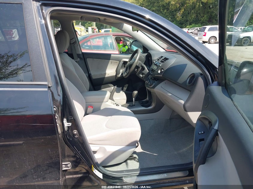 2011 TOYOTA RAV4 auction photo 5