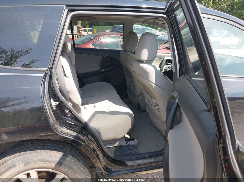 2011 TOYOTA RAV4 auction photo 8