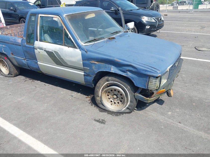 1985 TOYOTA PICKUP auction photo 6
