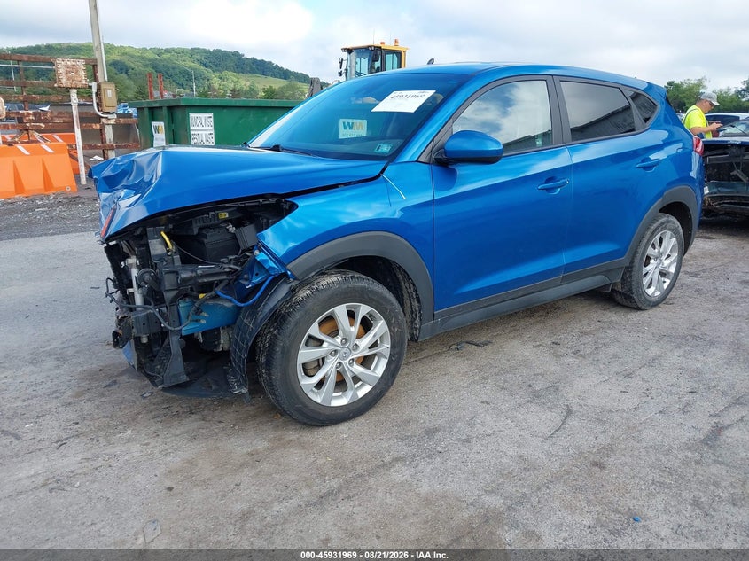 2020 Hyundai Tucson, Right Front, IAAI, VIN KM8J2CA41LU233153 — photo 2