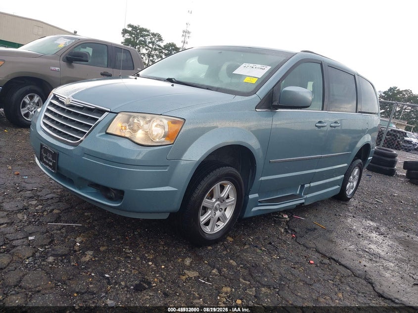 2010 Chrysler Town & Country, Left Rear, IAAI, VIN 2A4RR5D17AR243996 — photo 2
