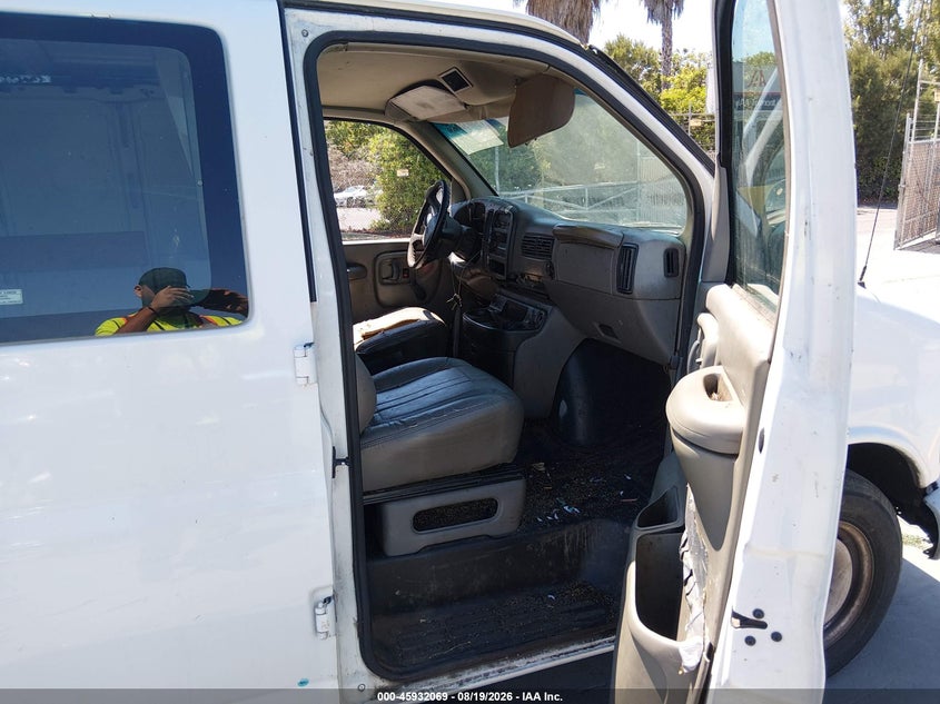 2000 CHEVROLET EXPRESS auction photo 5