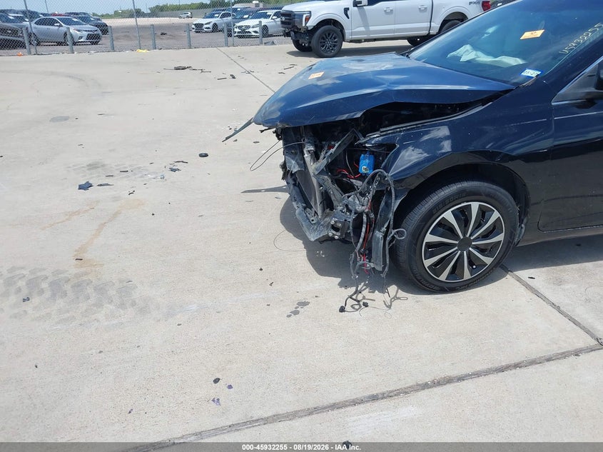 2017 TOYOTA CAMRY auction photo 6