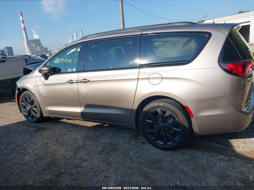 Фото 14 - CHRYSLER PACIFICA