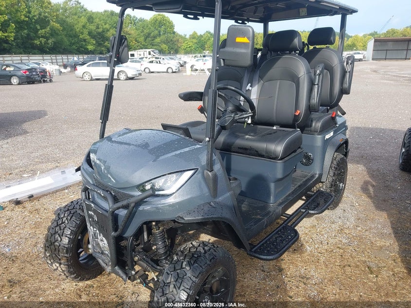 2027 CLUB CAR GOLF CART auction photo 2