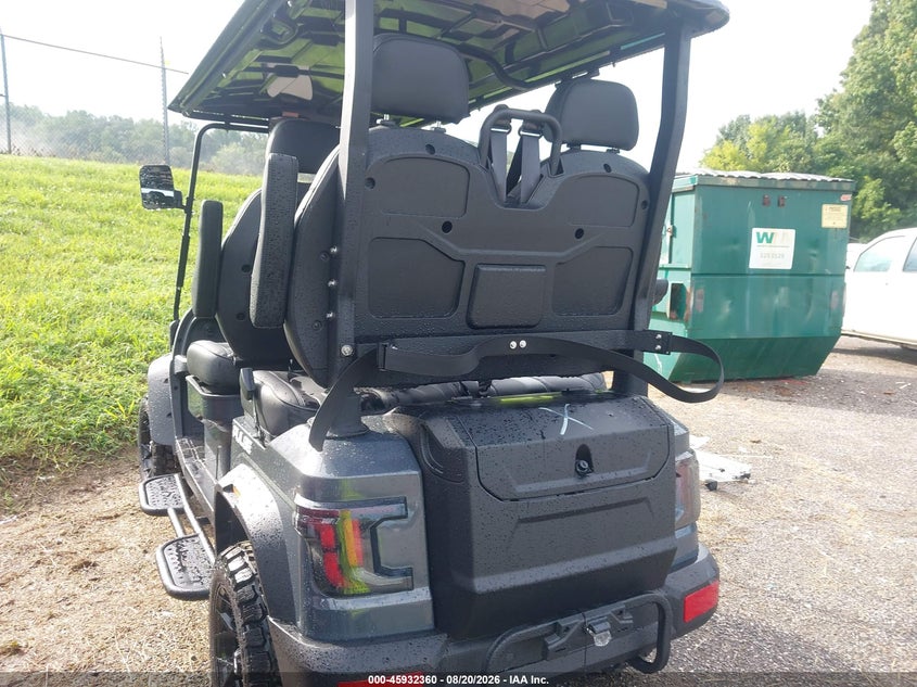 2027 CLUB CAR GOLF CART auction photo 3