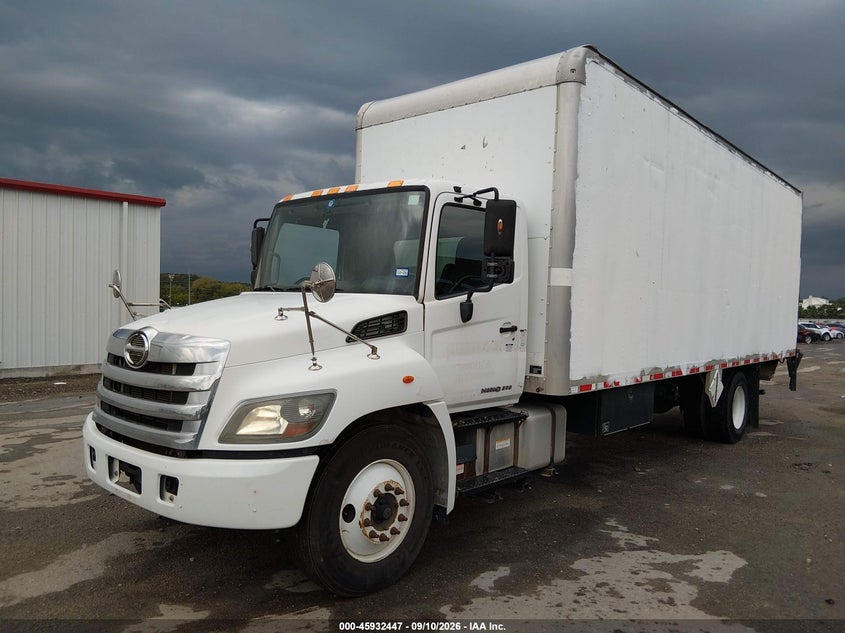 2017 HINO 238/258/268 auction photo 2