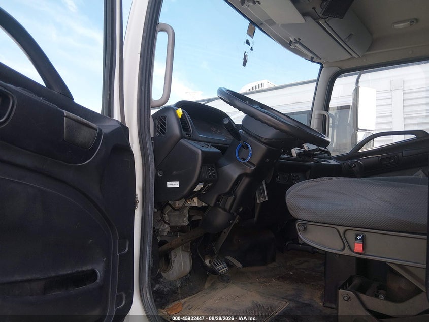 2017 HINO 238/258/268 auction photo 7