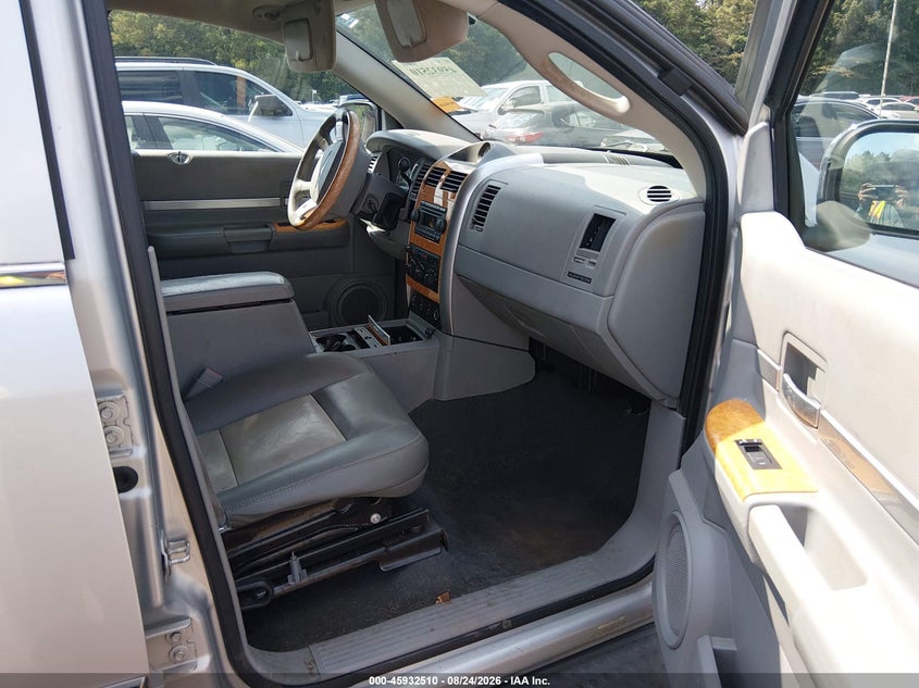 2007 CHRYSLER ASPEN auction photo 5