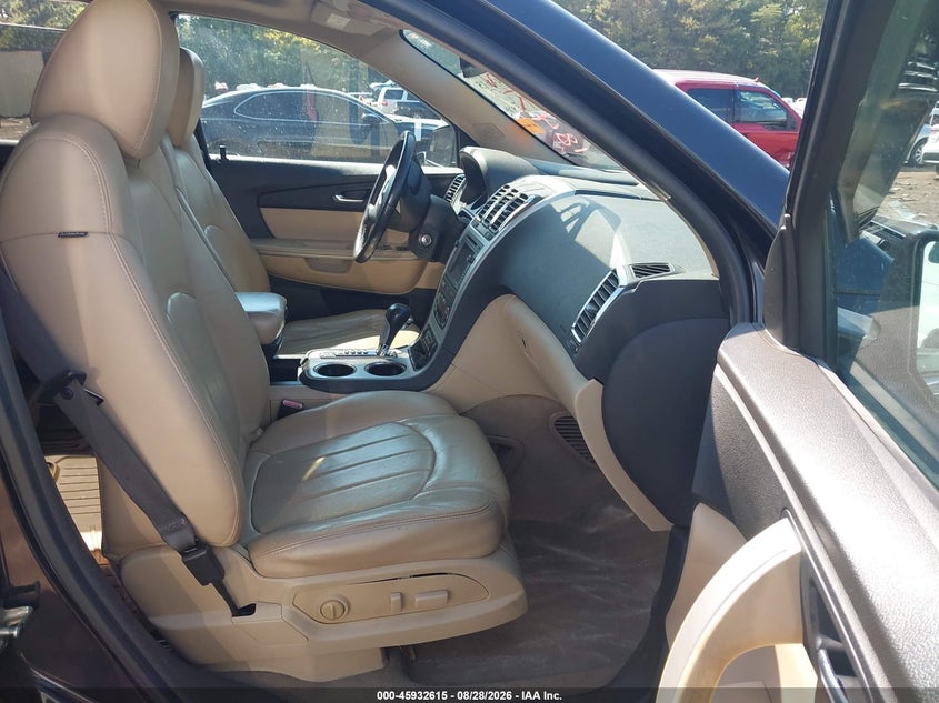 2010 GMC ACADIA auction photo 5