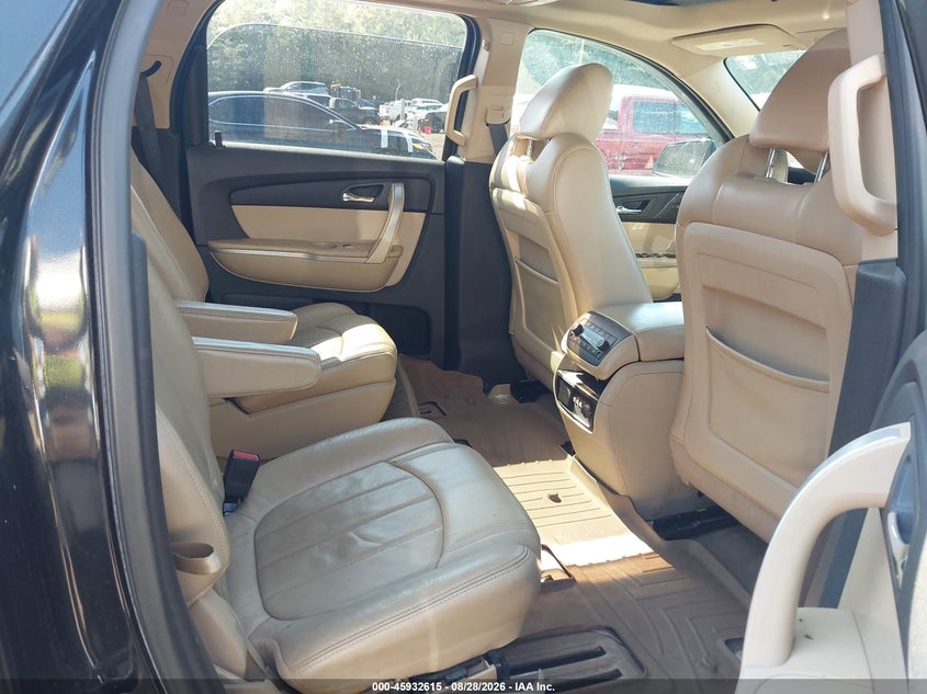 2010 GMC ACADIA auction photo 8