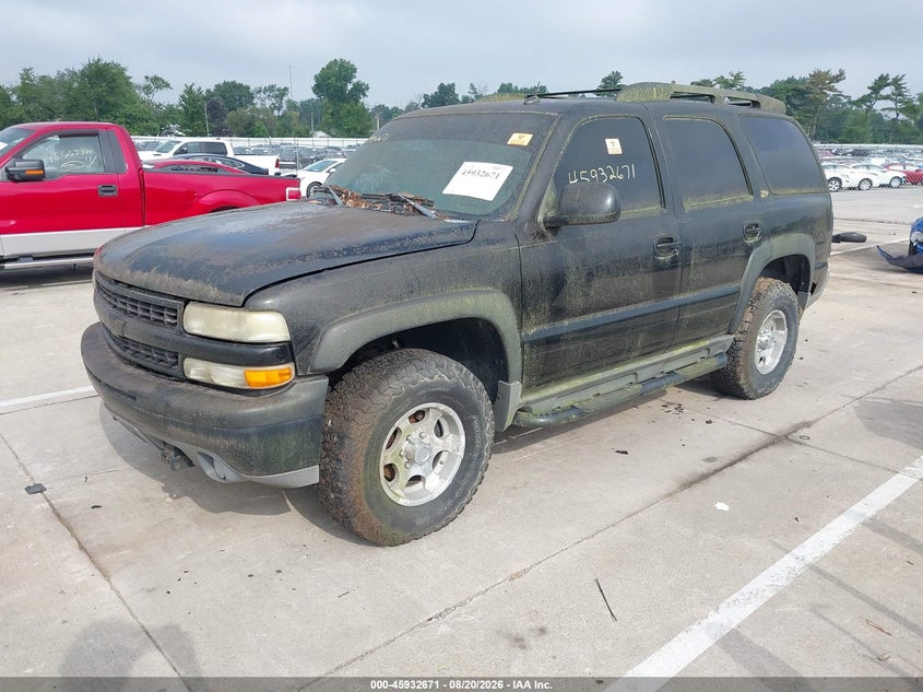 2004 CHEVROLET TAHOE auction photo 2