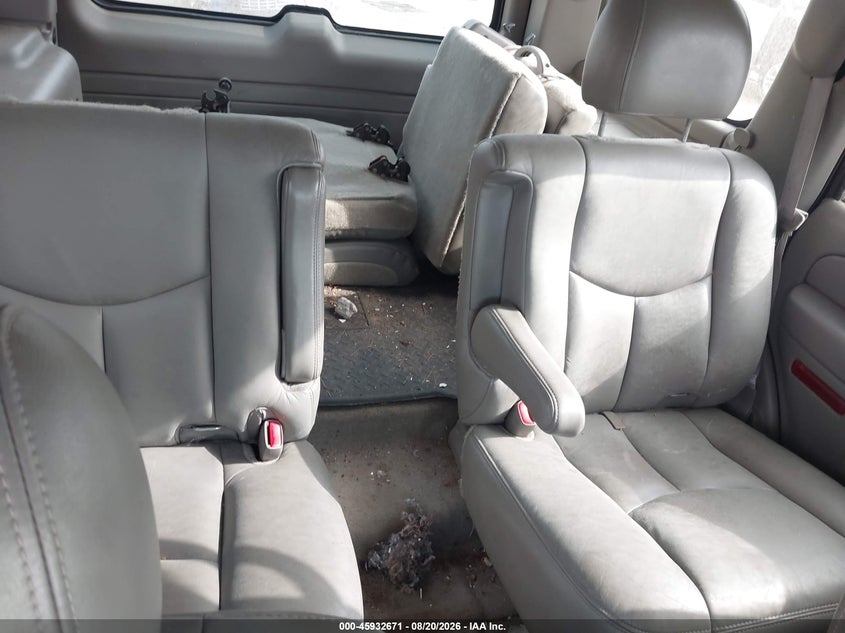 2004 CHEVROLET TAHOE auction photo 8