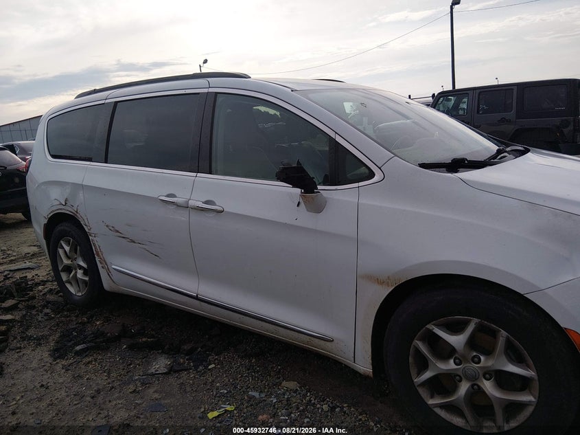 CHRYSLER PACIFICA - zdjęcie 18