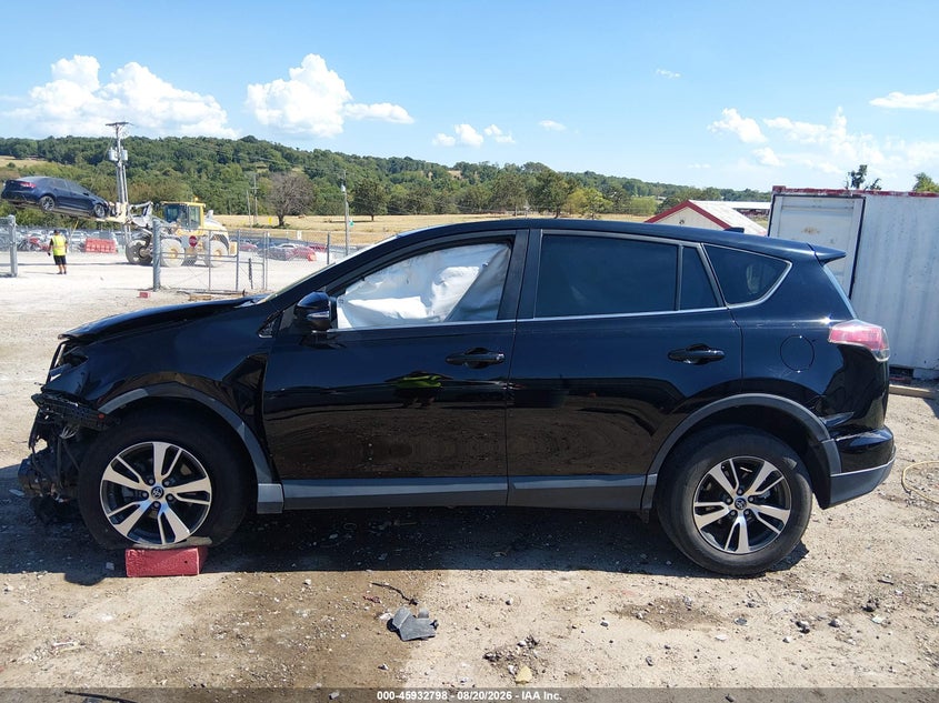 TOYOTA RAV4 - zdjęcie 15