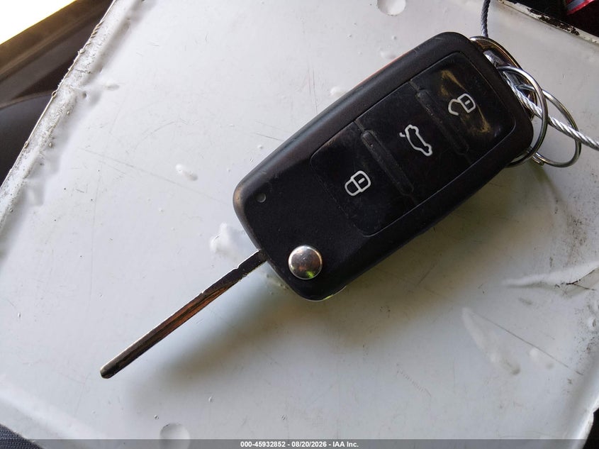 VOLKSWAGEN BEETLE 2013 VIN 3VWFP7AT3DM652473