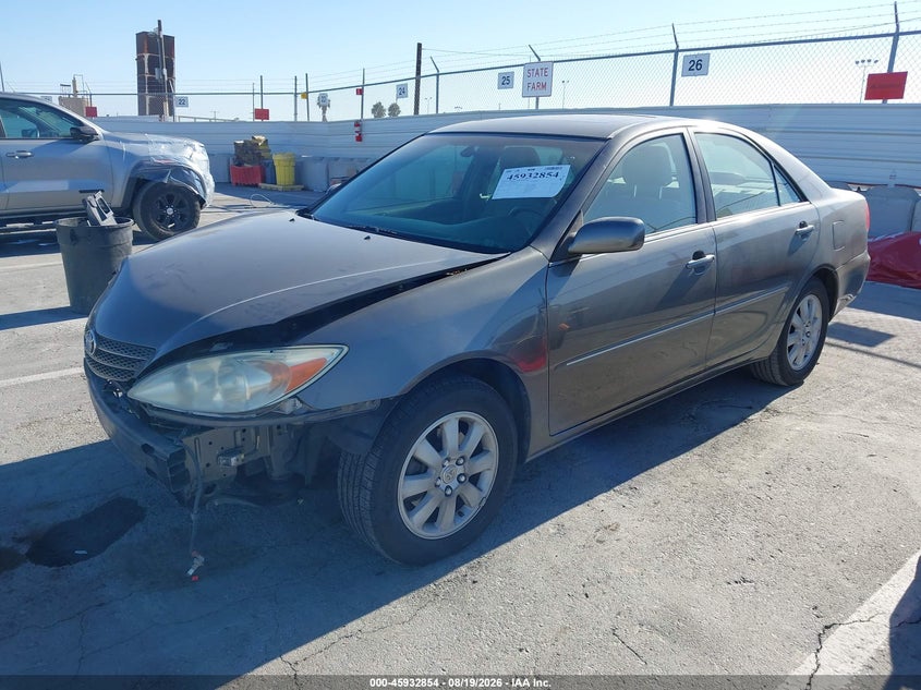 2004 Toyota Camry, Front End, IAAI, VIN 4T1BF32K94U588773 — photo 2