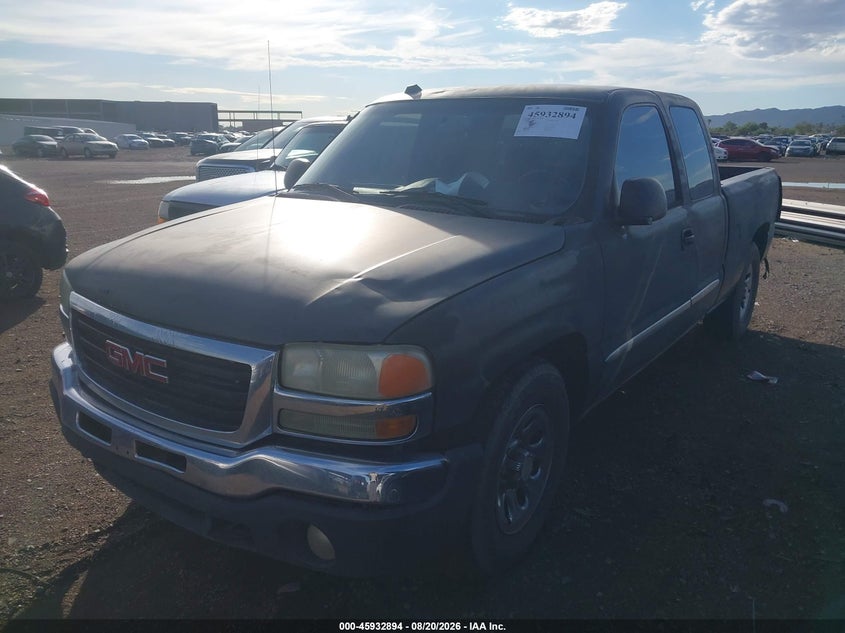 2005 GMC SIERRA PICKUP 5.3L V-8 295HP