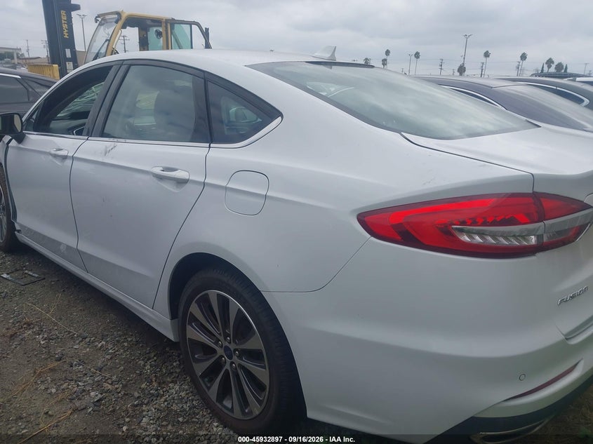 2019 FORD FUSION auction photo 3