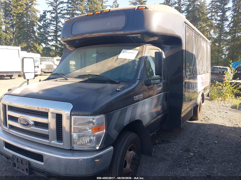 2013 FORD E-350 CUTAWAY auction photo 2