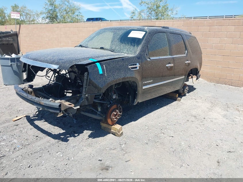 2013 Cadillac Escalade, Stripped, IAAI, VIN 1GYS3DEF0DR234932 — photo 2