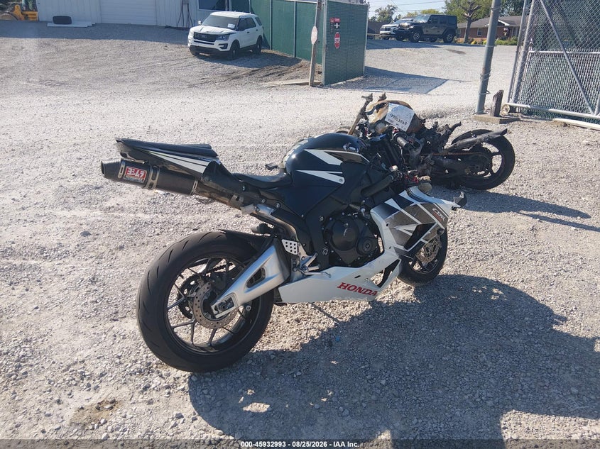 2016 HONDA CBR600 — zdjęcie 4