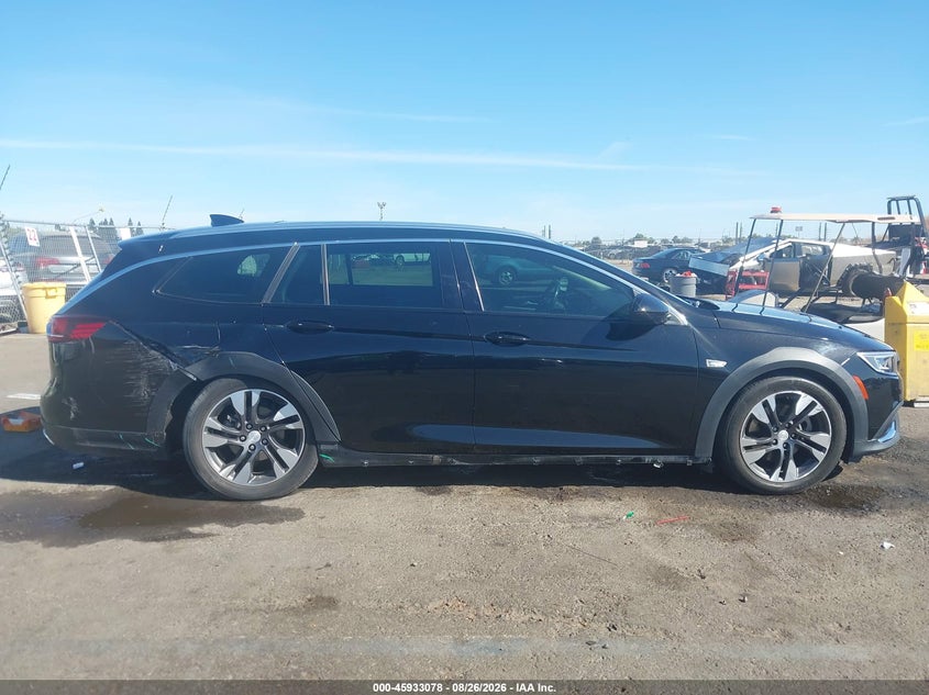 BUICK REGAL TOURX 2018 VIN W04GV8SX4J1121581