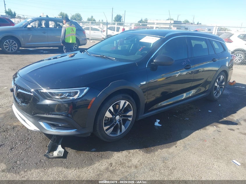 BUICK REGAL TOURX 2018 VIN W04GV8SX4J1121581
