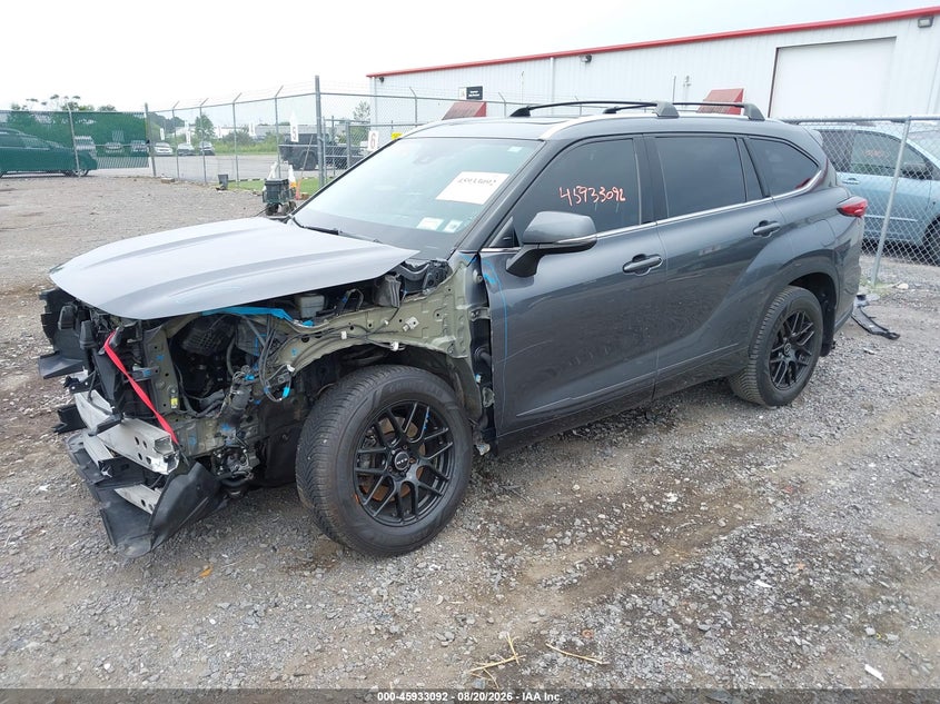 2020 Toyota Highlander, Left Front, IAAI, VIN 5TDGZRBH0LS009732 — photo 2
