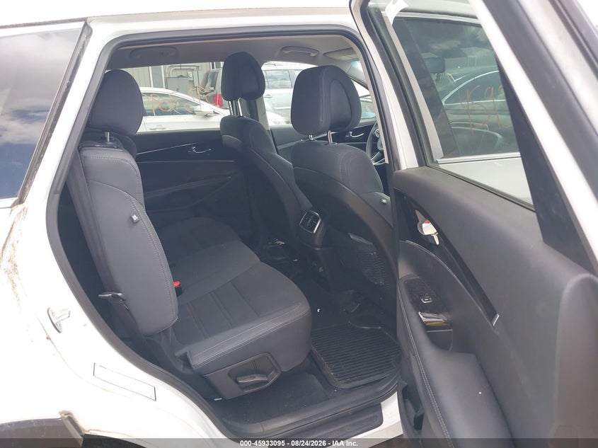 2017 KIA SORENTO auction photo 8