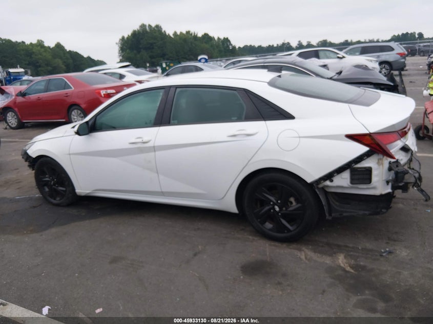 Photo 15 - HYUNDAI ELANTRA