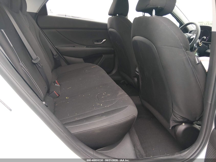 Photo 8 - HYUNDAI ELANTRA
