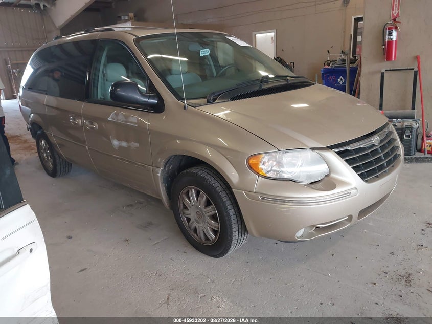 2005 CHRYSLER TOWN & COUNTRY — zdjęcie z aukcji