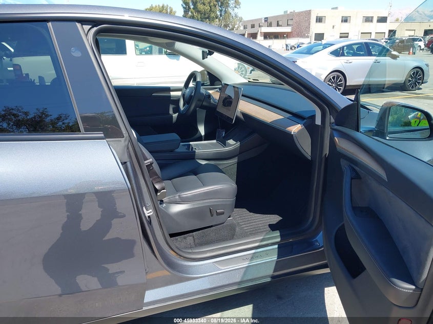 TESLA MODEL Y 2023 VIN 7SAYGDEE6PA194667