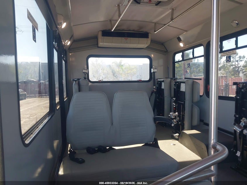 2018 CHEVROLET EXPRESS CUTAWAY 4500 auction photo 8