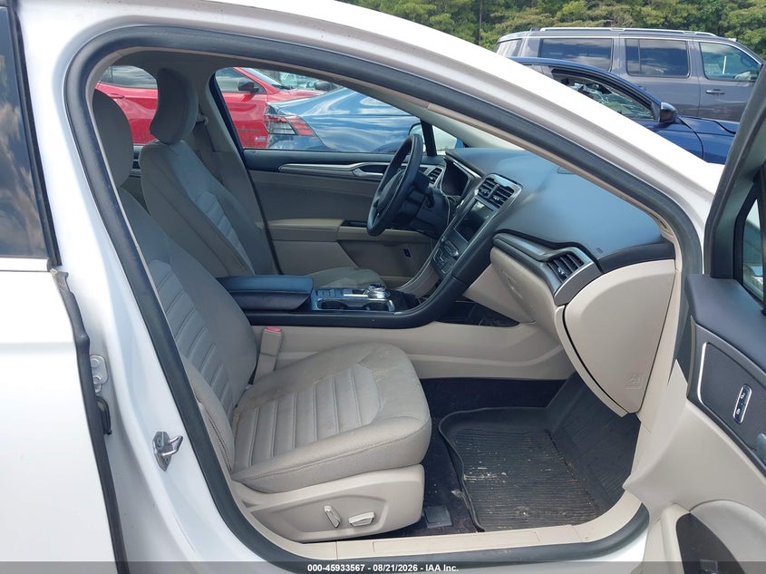 2017 FORD FUSION HYBRID auction photo 5