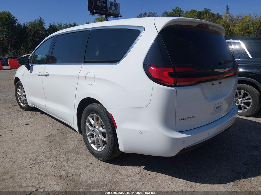 2024 CHRYSLER PACIFICA auction photo 3