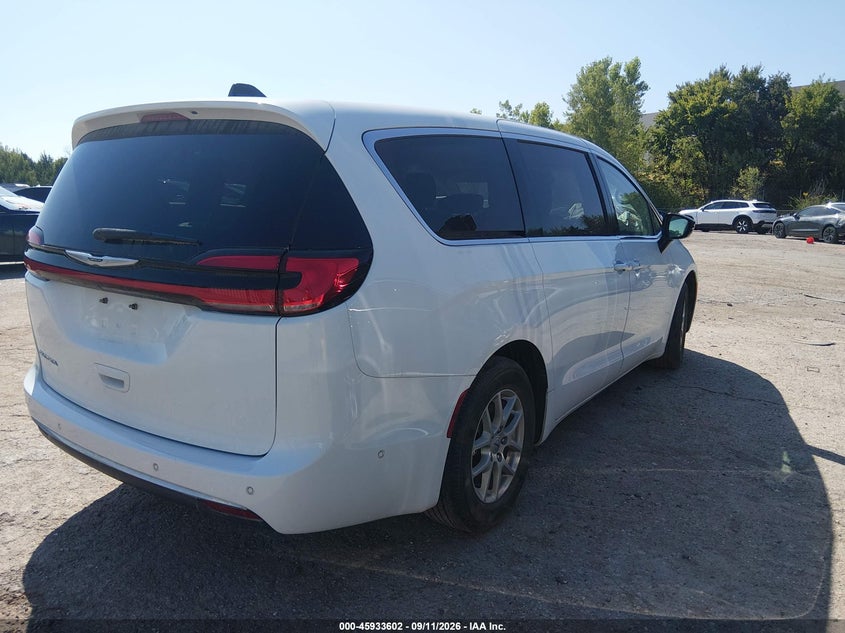 2024 CHRYSLER PACIFICA auction photo 4