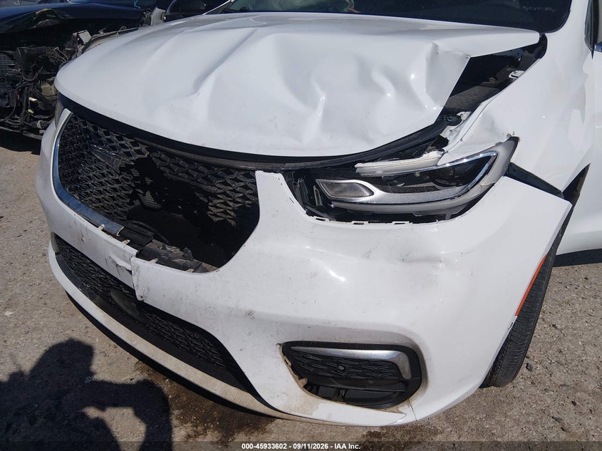 2024 CHRYSLER PACIFICA auction photo 6