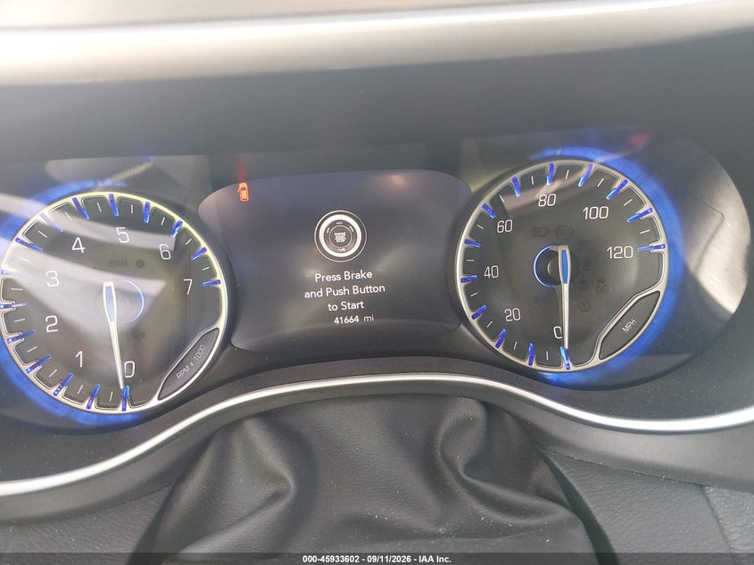 2024 CHRYSLER PACIFICA auction photo 7