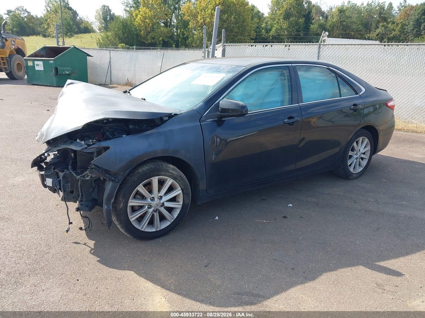 2015 Toyota Camry, Right Front, IAAI, VIN 4T1BF1FK3FU489061 — photo 2