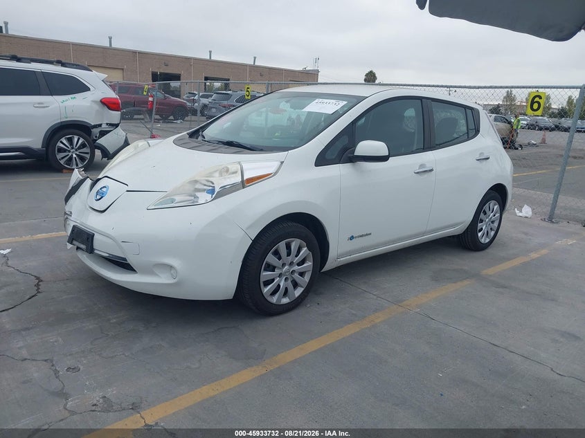 2013 Nissan Leaf, Right Front, IAAI, VIN 1N4AZ0CP6DC425719 — photo 2