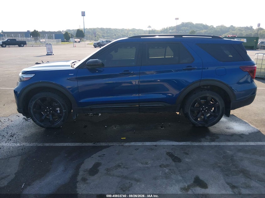 2023 FORD EXPLORER ST-LINE · Photo 14