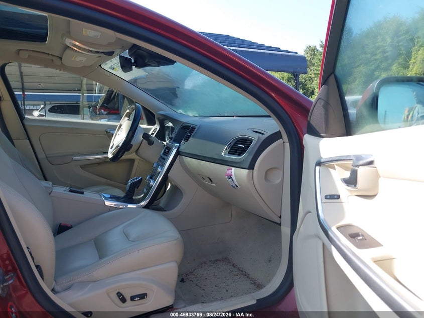 2015 VOLVO S60 auction photo 5