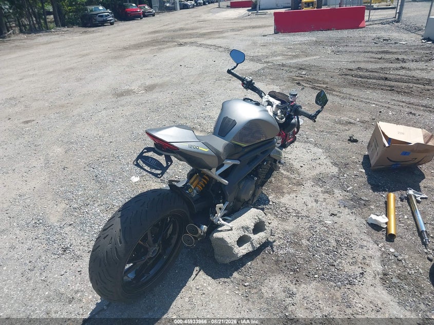 TRIUMPH SPEED TRIPLE 2022