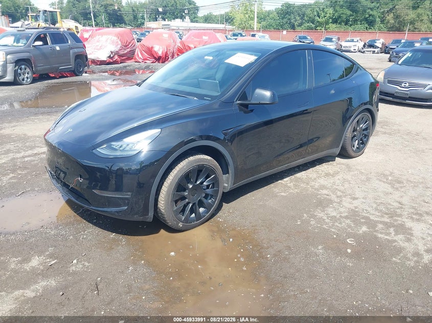 2021 Tesla Model Y, Right Side, IAAI, VIN 5YJYGDEE9MF092369 — photo 2