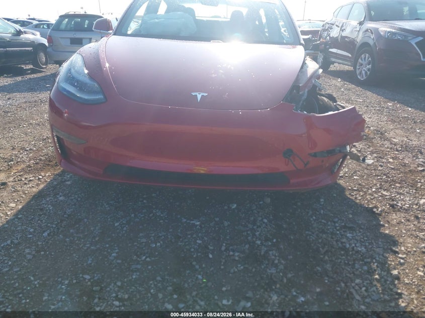 TESLA MODEL 3 - zdjęcie 11