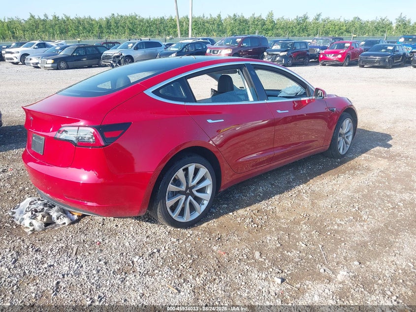 TESLA MODEL 3 - zdjęcie 4